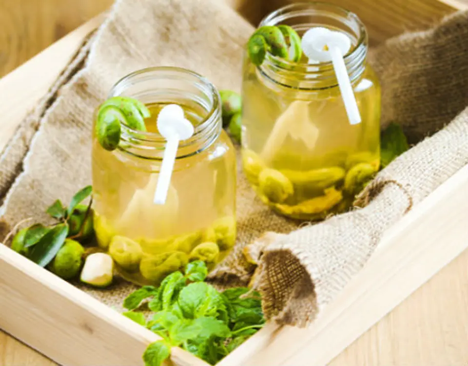 Cách ngâm nước sấu giòn mà không bị váng