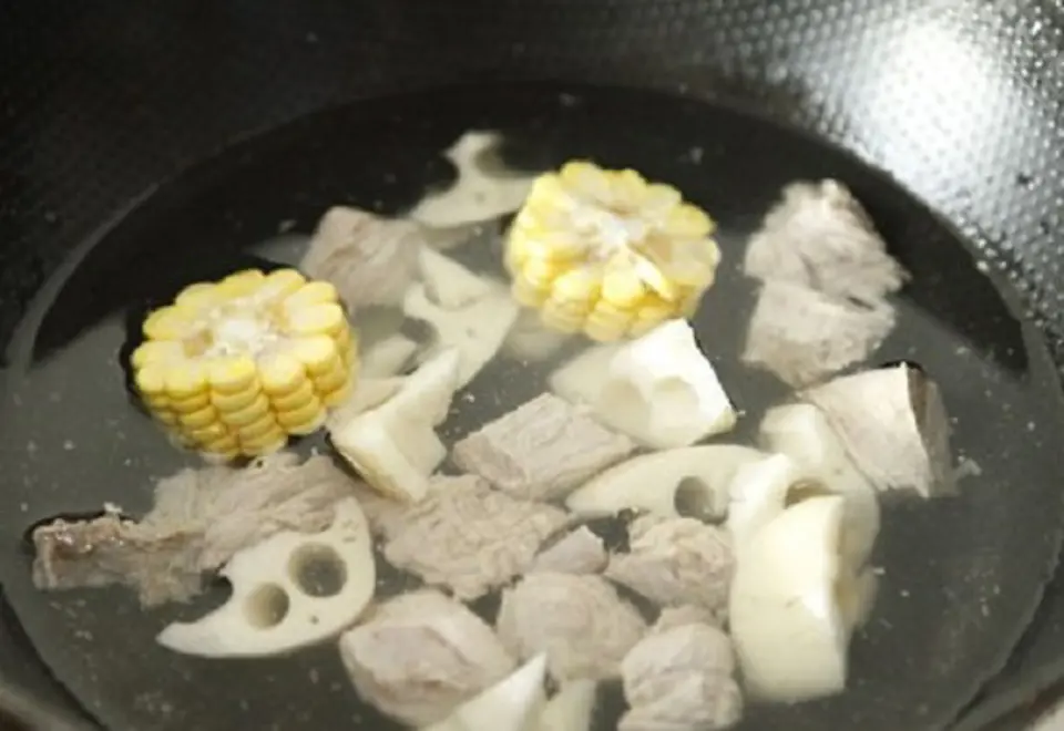 Hướng dẫn làm món canh thịt bò hầm rau củ