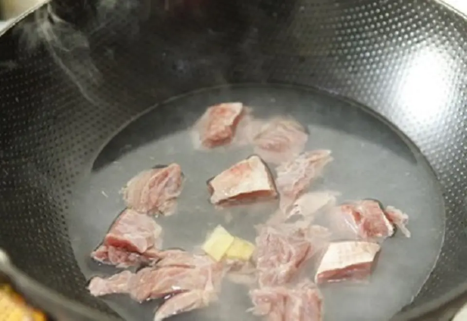 Hướng dẫn làm món canh thịt bò hầm rau củ