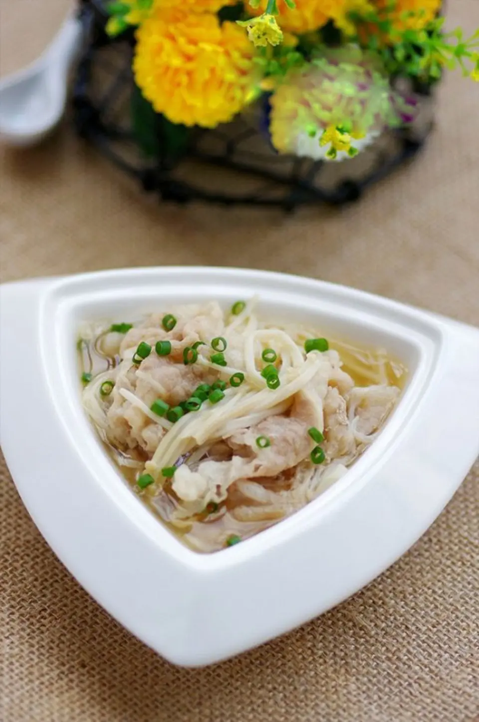 Hướng dẫn nấu canh thịt nấm đơn giản bổ dưỡng