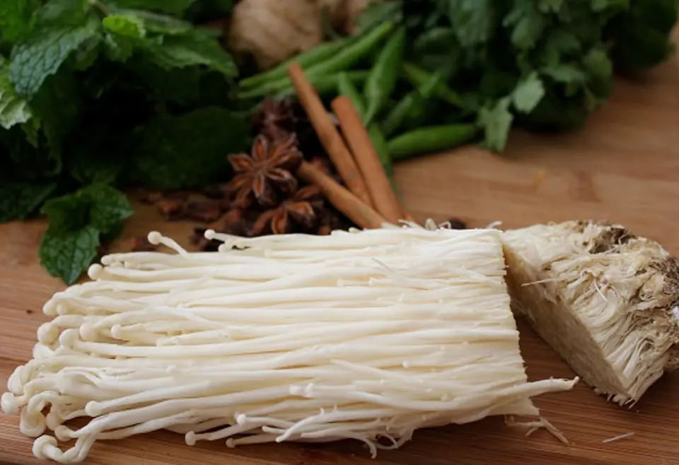 Hướng dẫn nấu canh thịt nấm đơn giản bổ dưỡng