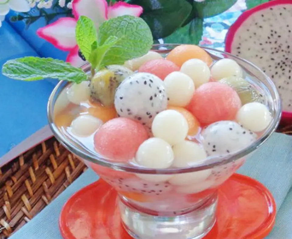Lạ mắt với món chè bi trái cây giải nhiệt trong mùa hè