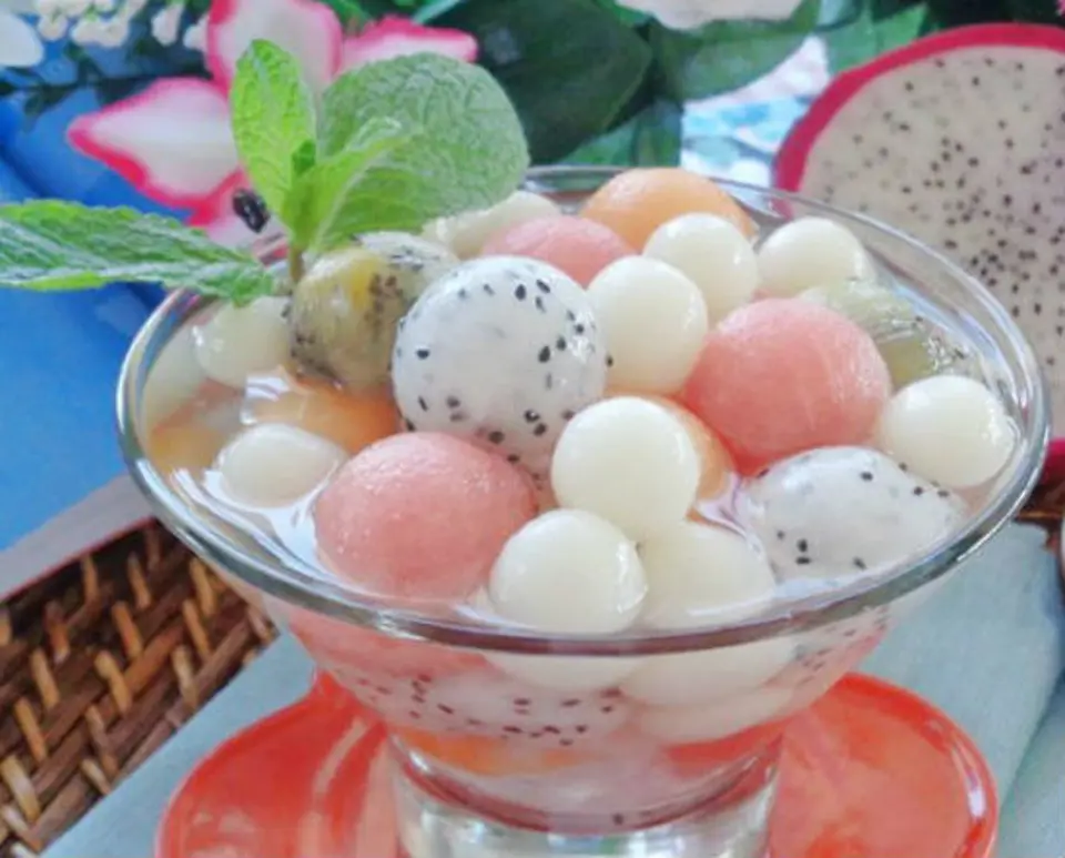 Lạ mắt với món chè bi trái cây giải nhiệt trong mùa hè
