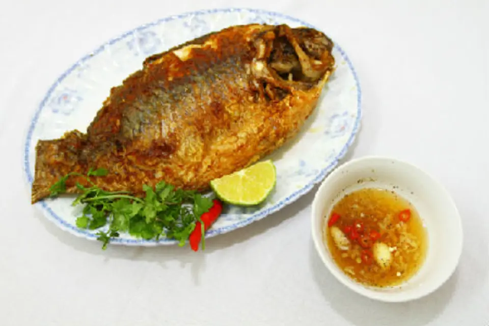 Mẹo chiên cá vàng thơm mà không dính chảo Mẹo chiên cá vàng thơm mà không dính chảo