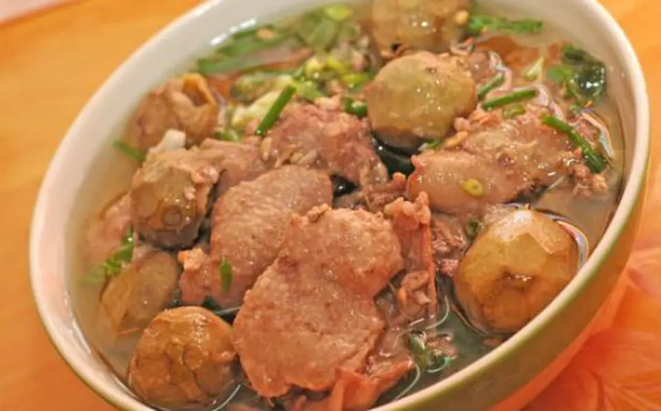 Tham khảo cách làm vịt om sấu cho ngày mát trời