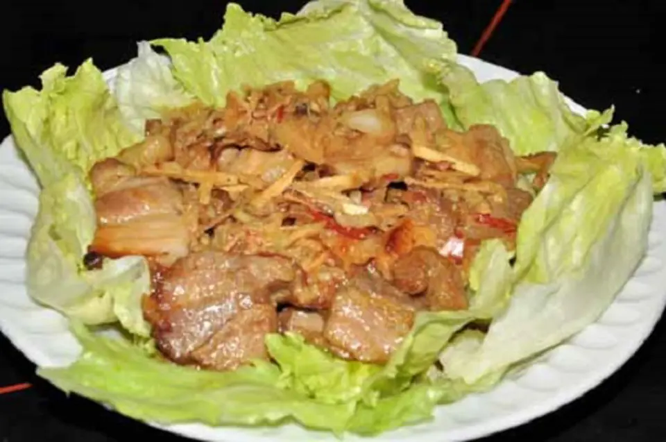 Thịt ba chỉ kho riềng vị ngon giản dị