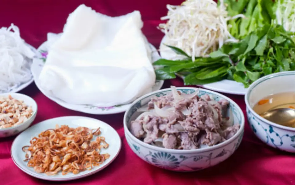 Tuyệt chiêu làm phở cuốn ngon Tuyệt chiêu làm phở cuốn ngon