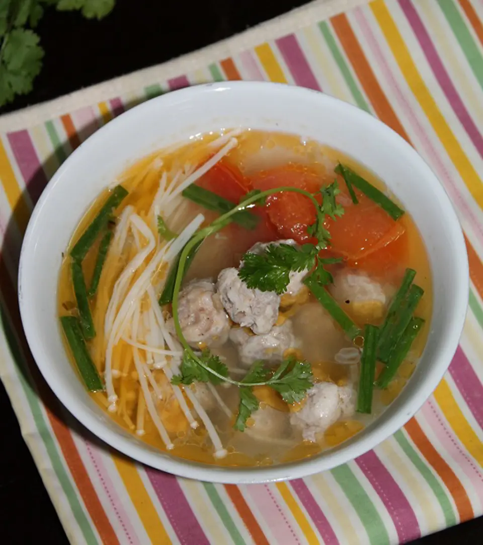 Bí quyết làm canh thịt viên nấu nấm cực dễ
