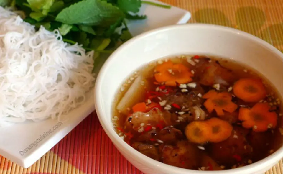 Bí quyết pha&nbsp; nước chấm bún chả cực ngon