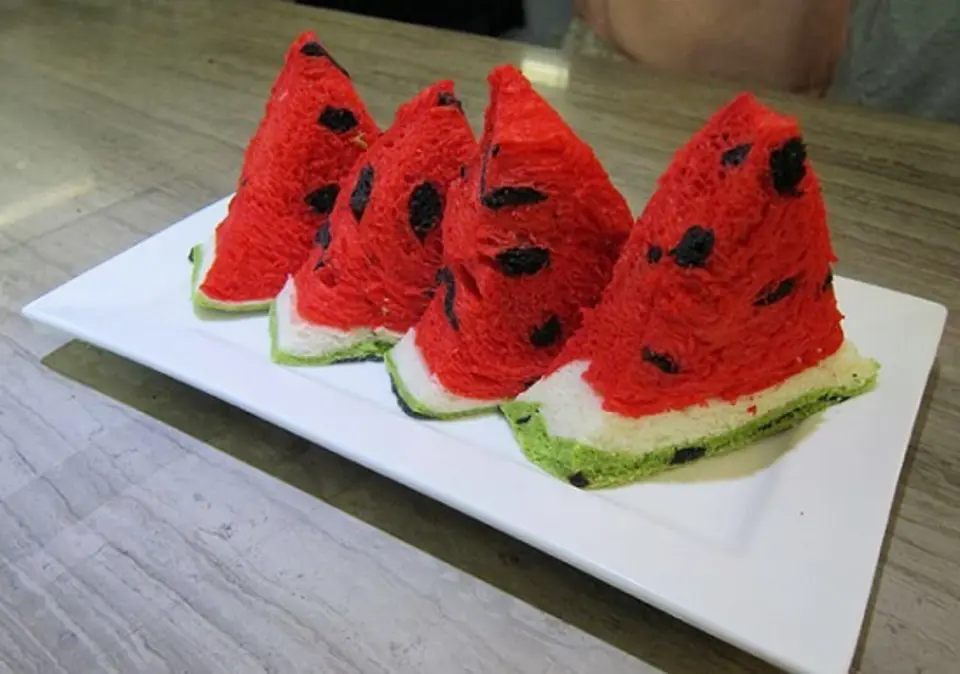 Cách làm bánh mì dưa hấu siêu kute