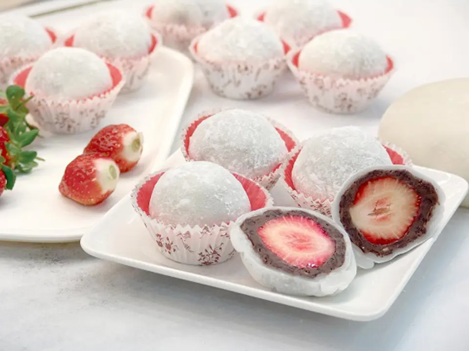 Cách làm bánh mochi dâu tây đậu đỏ món bánh truyền thống của Nhật Bản Cách làm bánh mochi dâu tây đậu đỏ món bánh truyền thống của Nhật Bản