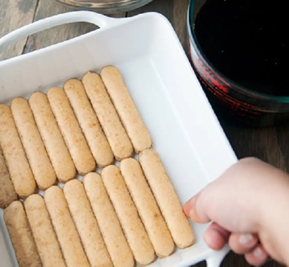 Cách làm bánh Tiramisu ba tầng độc đáo