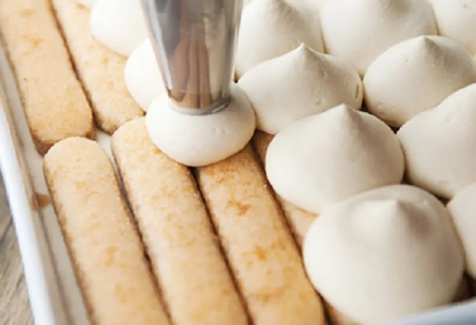 Cách làm bánh Tiramisu ba tầng độc đáo