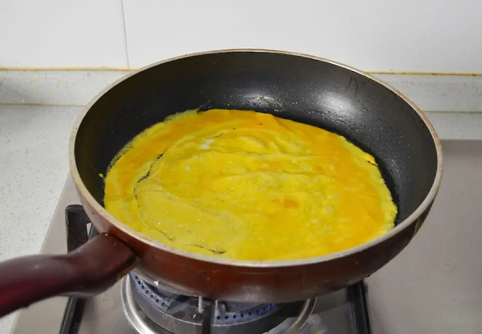 Cách làm bánh xếp nhân tép nóng hổi