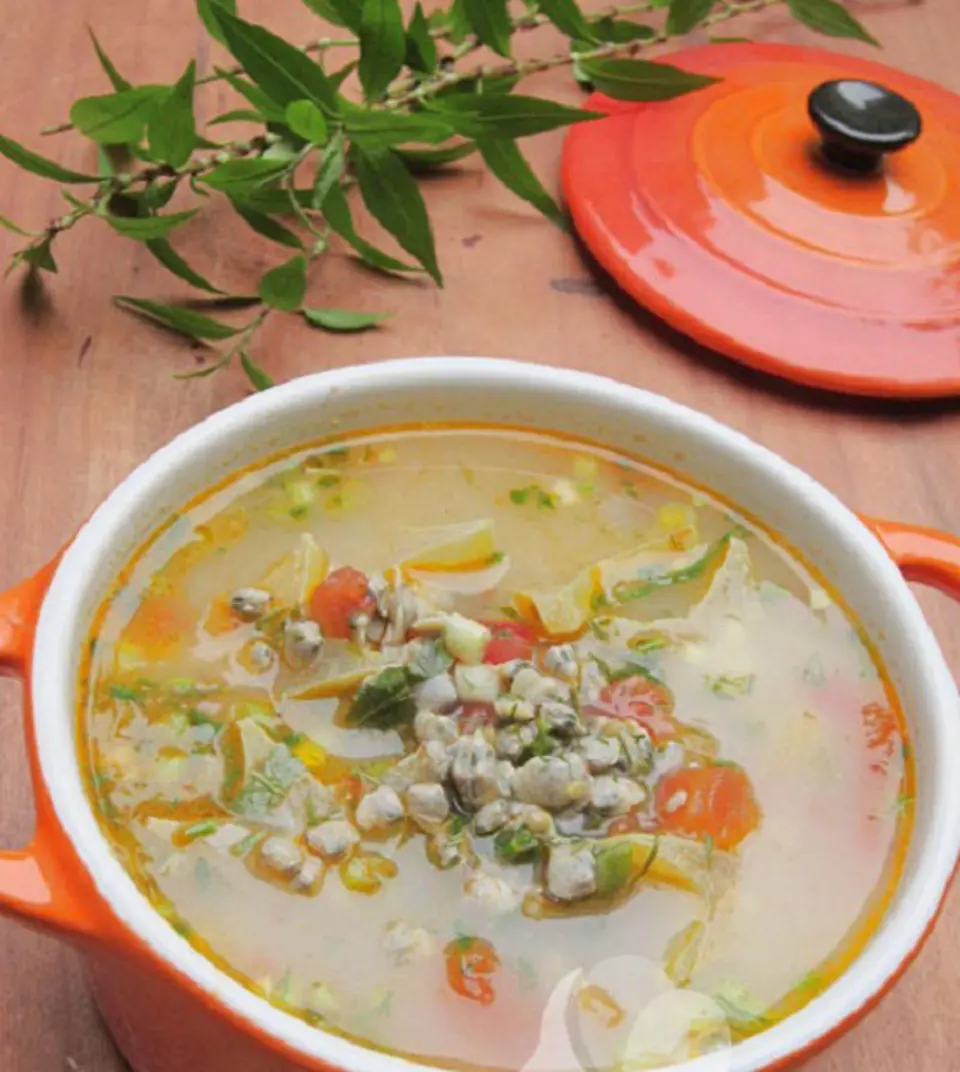 Cách làm canh hến nấu khế thơm ngon đậm đà