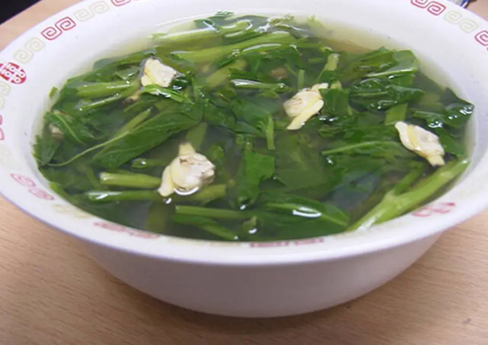 Cách làm canh hến nấu rau muống