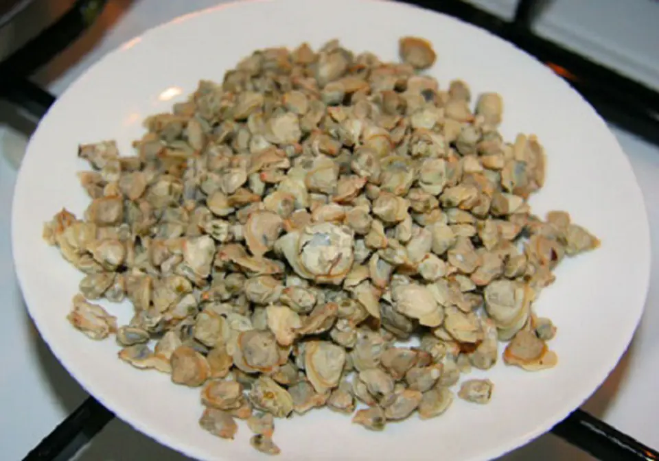 Cách làm canh hến nấu rau muống