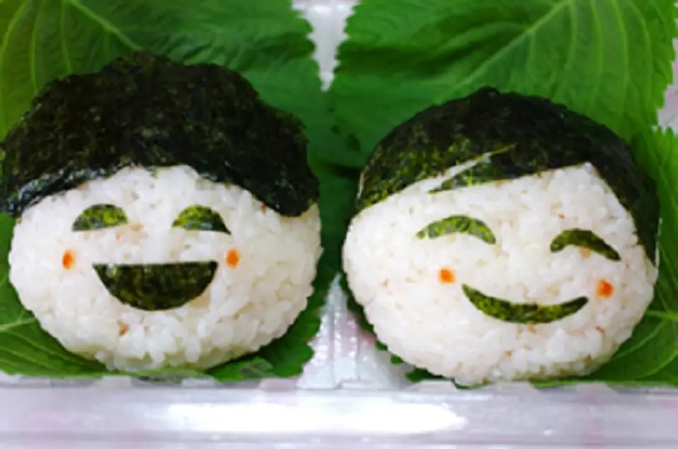 Cách làm cơm hộp bento uyên ương đơn giản cho ngày lễ tình nhân