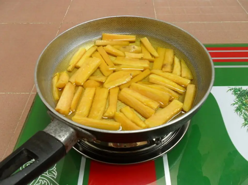 Cách làm khoai lang chiên bơ ngon miệng