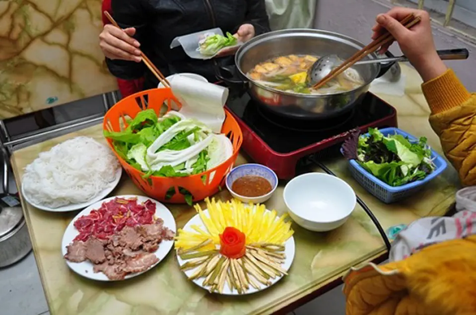 Cách làm lẩu bò nhúng dấm cực nhanh
