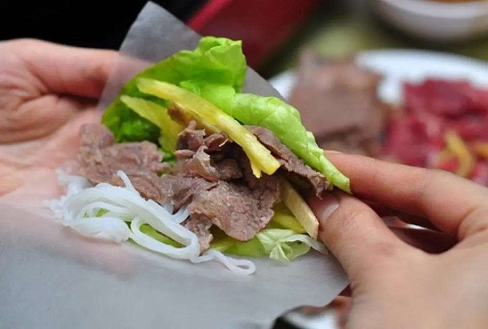 Cách làm lẩu bò nhúng dấm cực nhanh