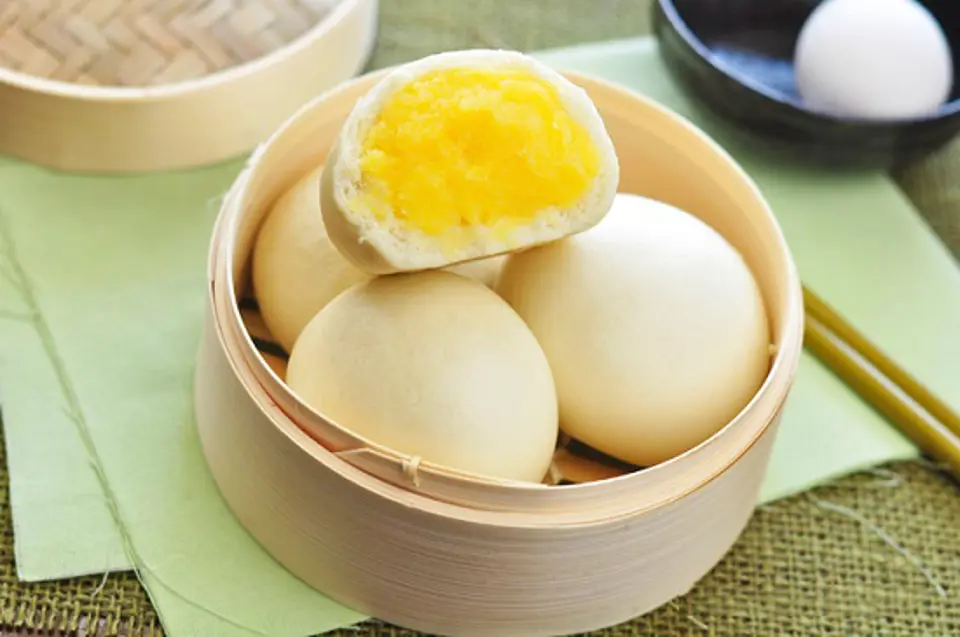 Cách làm món bánh bao ngọt nhân trứng sữa thơm ngon mới lạ