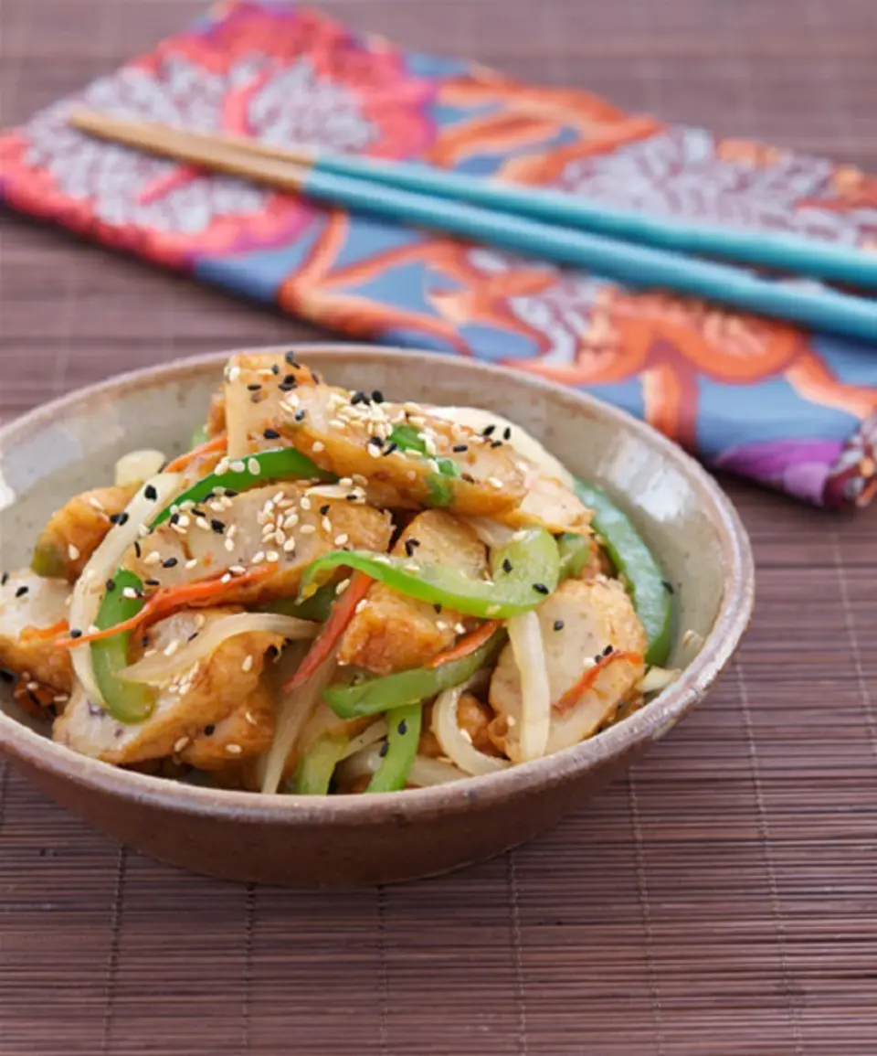 Cách làm món chả cá xào rau củ mới lạ cho bữa tối Cách làm món chả cá xào rau củ mới lạ cho bữa tối
