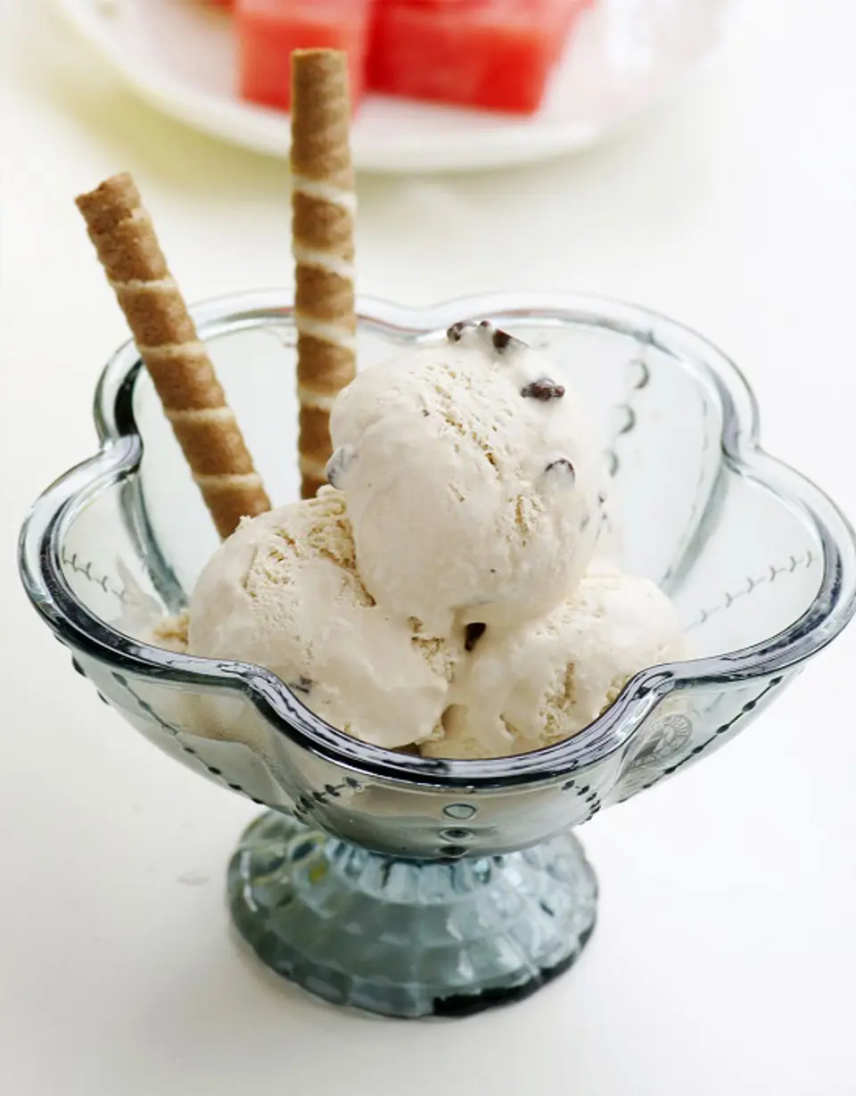 Cách làm món kem cà phê chocolate chip thơm ngon tuyệt đỉnh