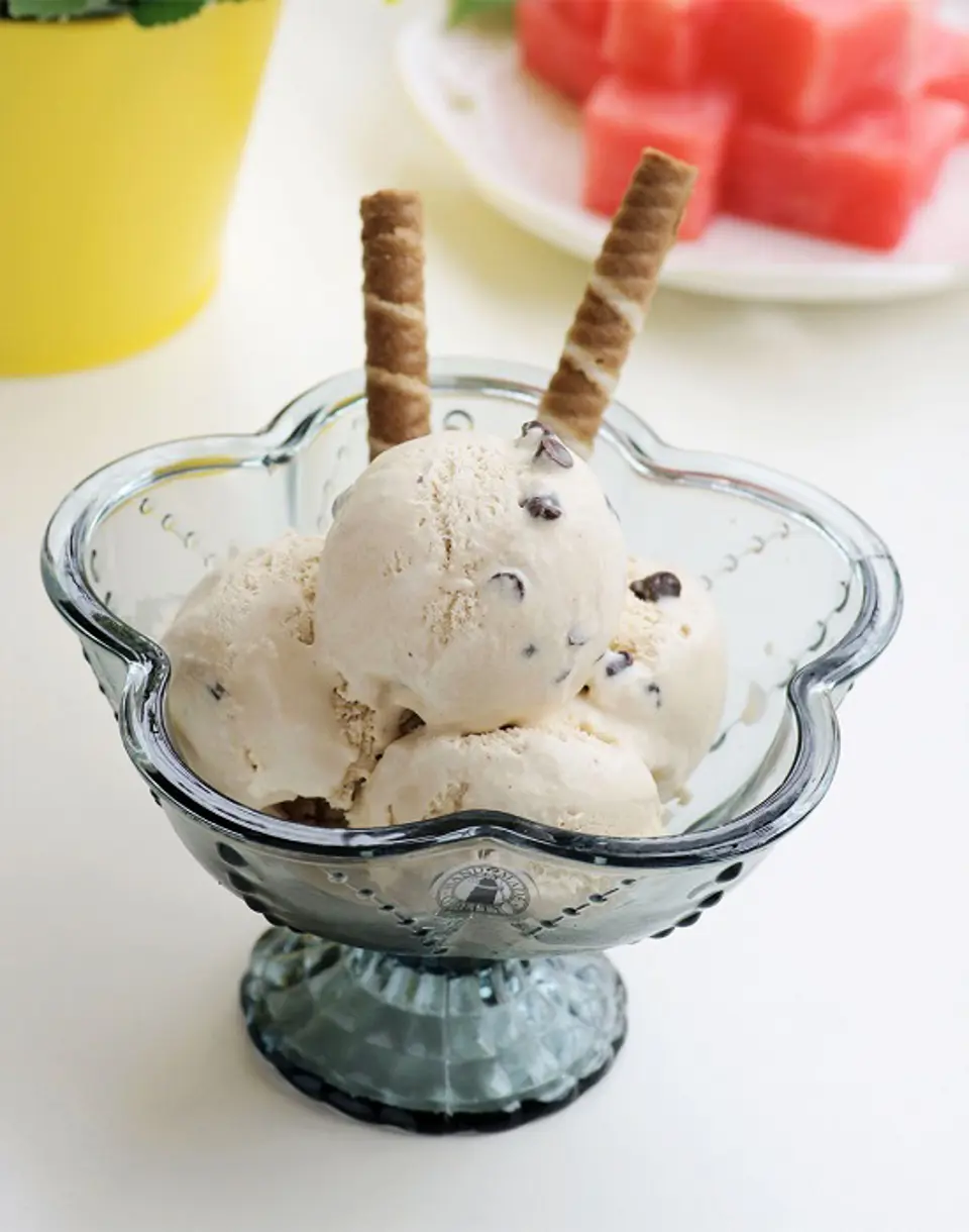 Cách làm món kem cà phê chocolate chip thơm ngon tuyệt đỉnh