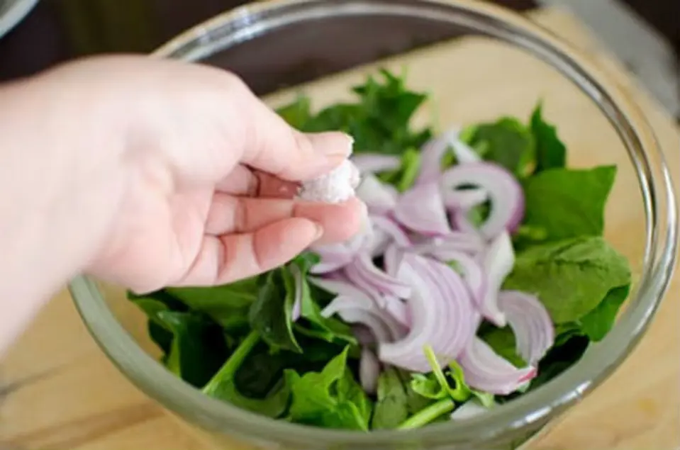 Cách làm món rau chân vịt chiên ăn là nghiền