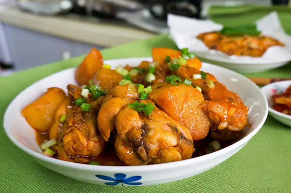 Cách làm món thịt gà kho khoai tây kiểu Hàn
