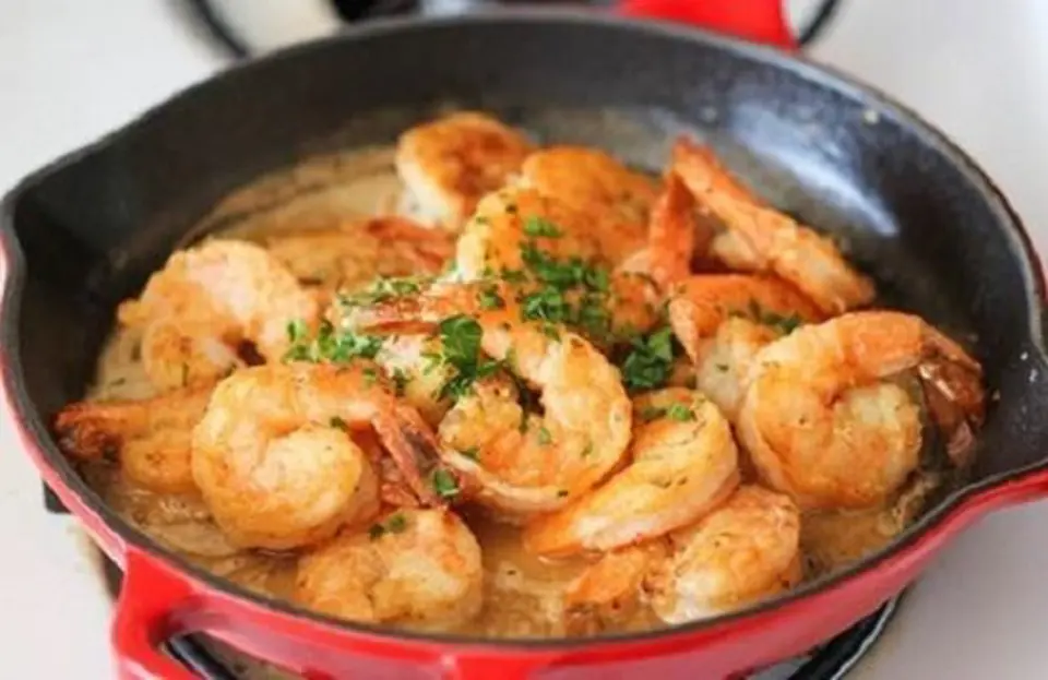 Cách làm món tôm xào bơ tỏi tuyệt ngon