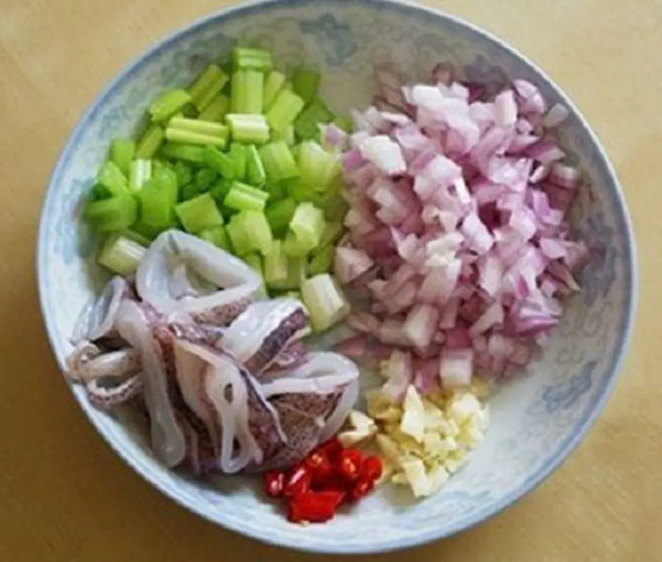 Cách làm mực hấp kiểu Thái Lan