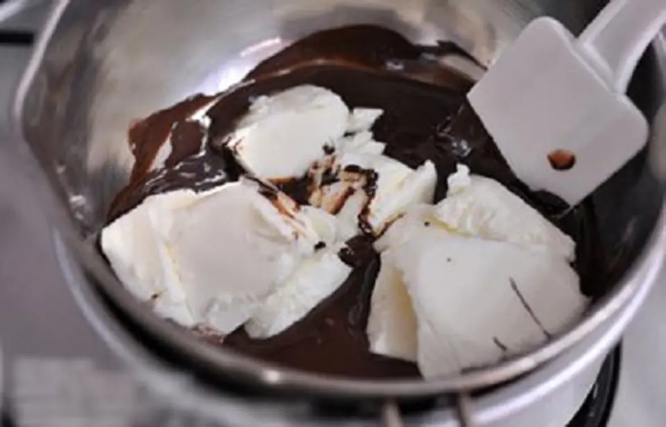 Cách làm socola sữa chua ngon tuyệt