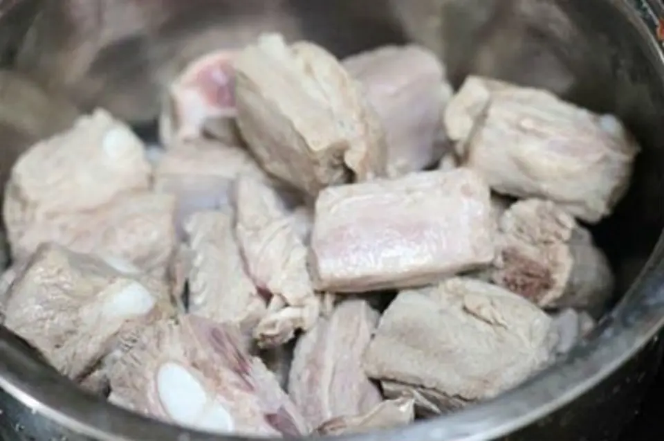 Cách làm sườn non ninh sa kê ngon mê li