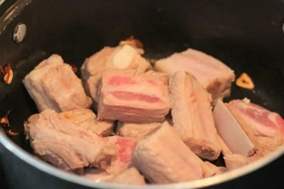 Cách làm sườn non ninh sa kê ngon mê li