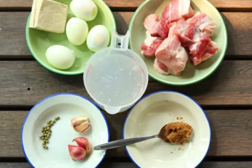 Cách làm thịt kho tàu thơm, mềm