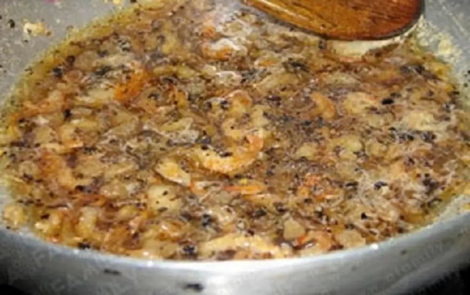 Cách làm tôm kho quẹt chấm rau củ luộc ngon