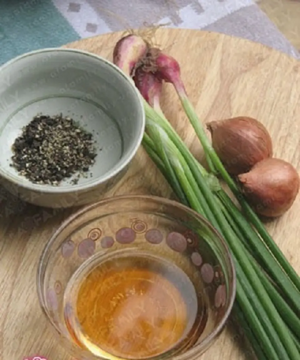 Cách làm tôm kho quẹt chấm rau củ luộc ngon
