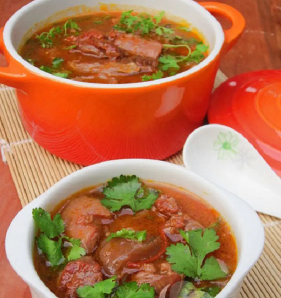 Cách nấu bò sốt vang ngon đúng điệu