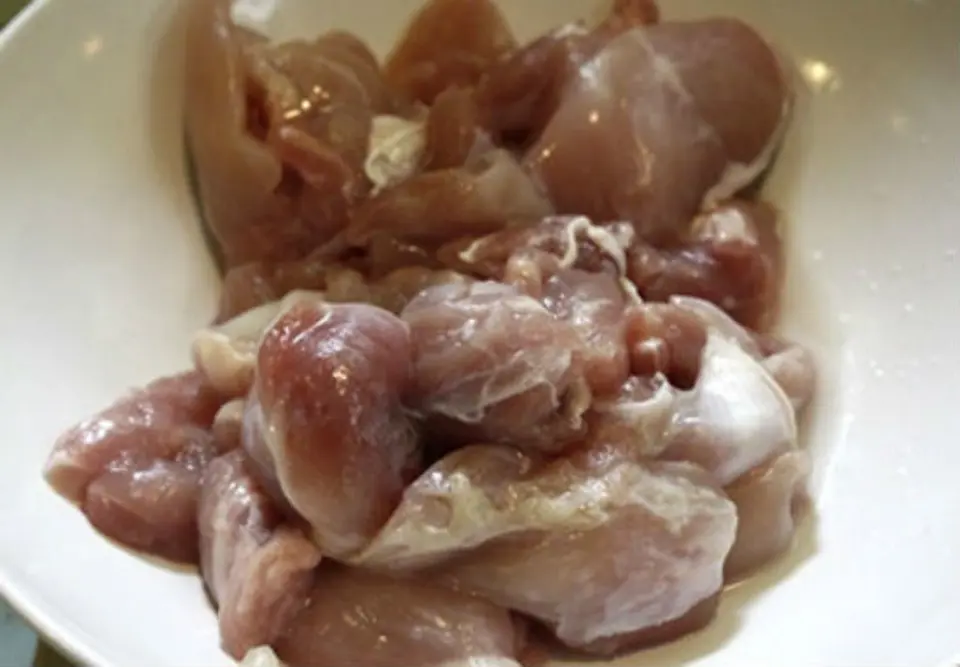 Cách nấu khoai tây xào thịt gà ngon miễn chê