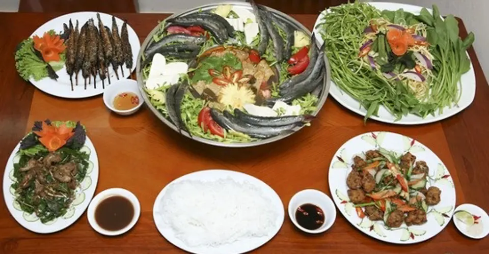 Cách nấu lẩu cá kèo lá giang