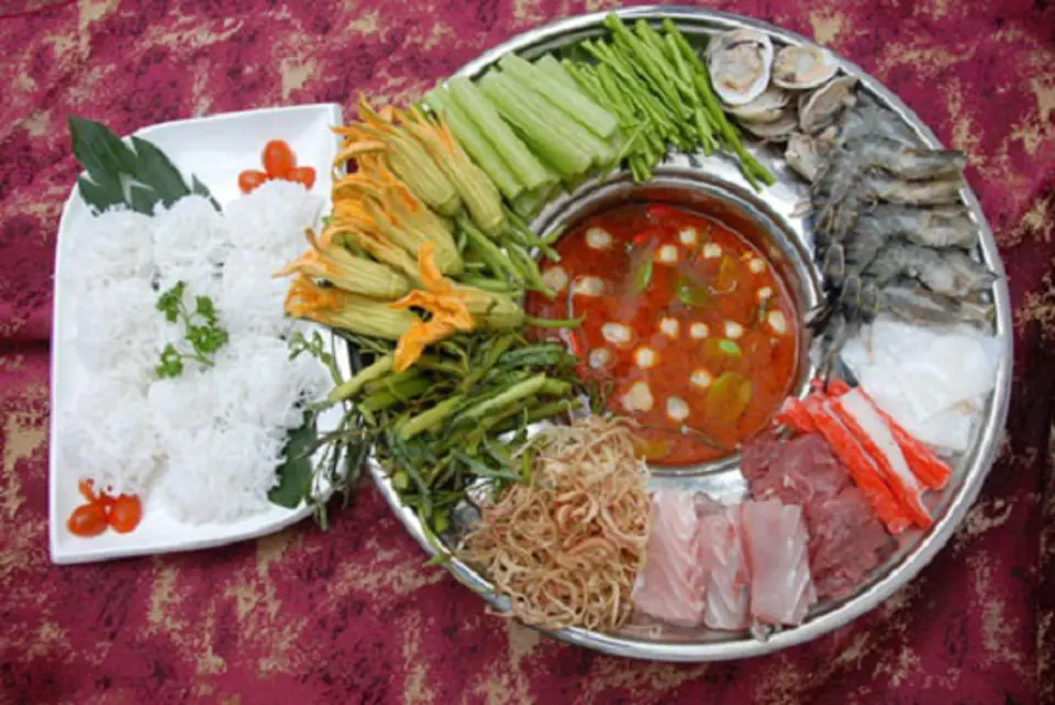 Cách nấu lẩu Thái chua cay tại nhà