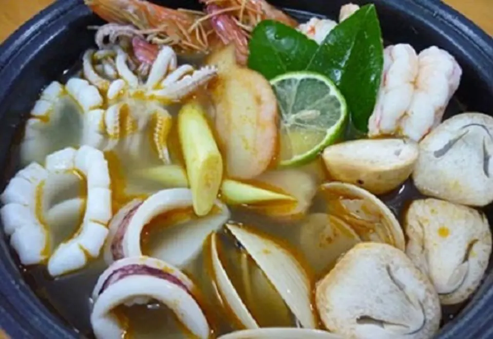 Cách nấu lẩu Thái chua cay tại nhà