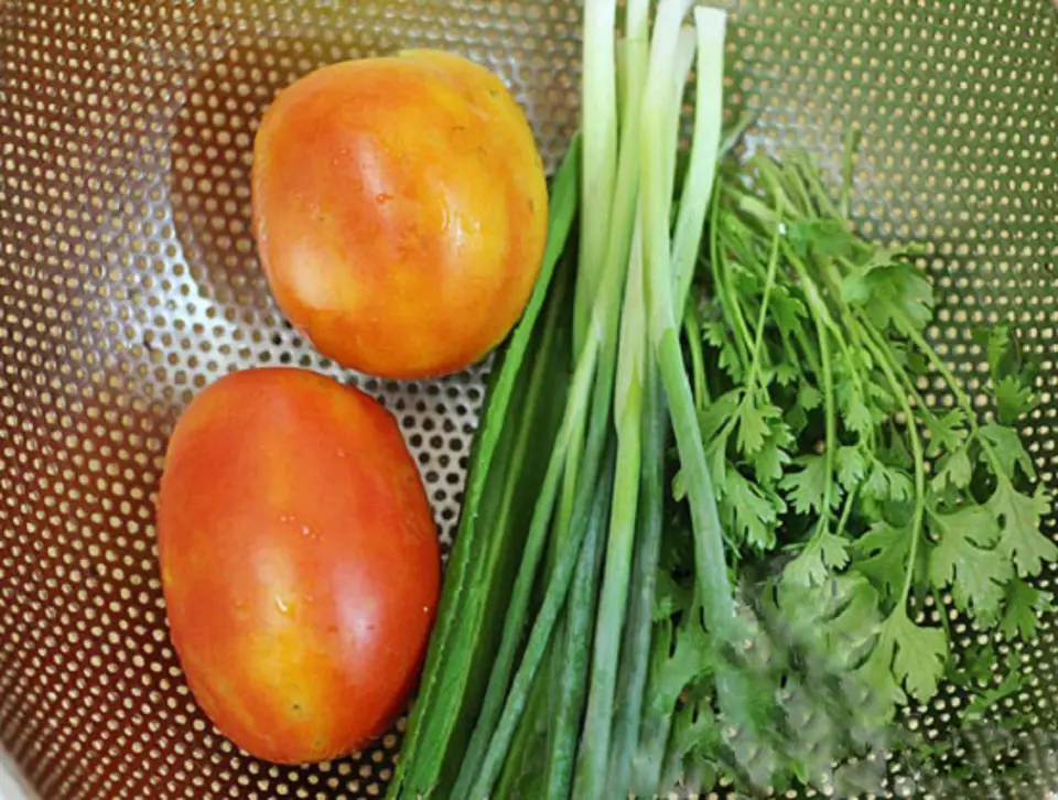 Cách nấu món ăn hàng ngày đơn giản với canh cà chua trứng