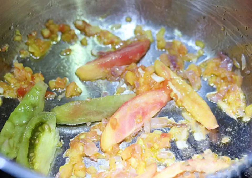 Cách nấu món ăn hàng ngày đơn giản với canh cà chua trứng