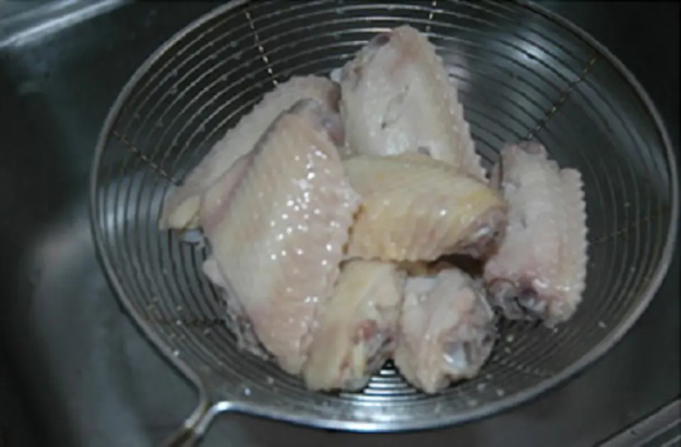 Cách nấu món cánh gà kho coca vị lạ hấp dẫn