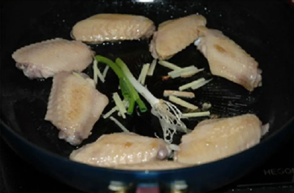 Cách nấu món cánh gà kho coca vị lạ hấp dẫn