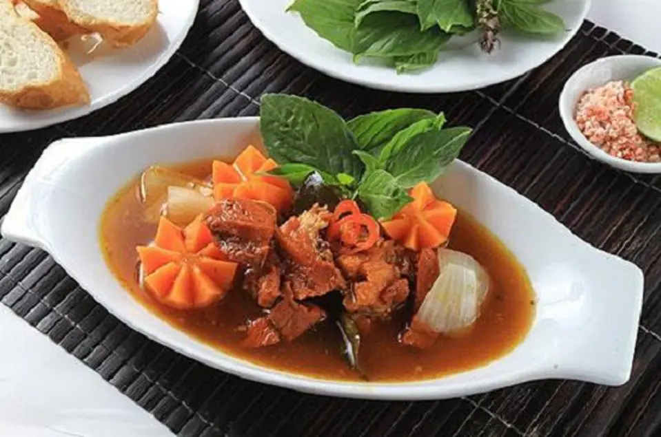 Cách nấu thịt bò sốt vang với dầu gấc Cách nấu thịt bò sốt vang với dầu gấc