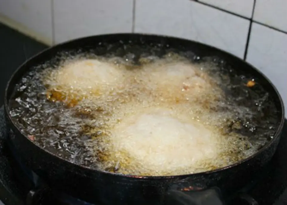 Công thức làm gà bọc xôi chiên nóng hổi